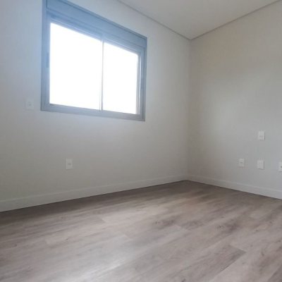 Apartamentos com 76m², 3 quartos, 1 suíte, 1 garagem, no bairro Carvoeira em Florianópolis