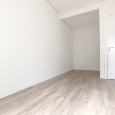 Apartamentos com 76m², 3 quartos, 1 suíte, 1 garagem, no bairro Carvoeira em Florianópolis