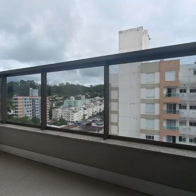 Apartamentos com 76m², 3 quartos, 1 suíte, 1 garagem, no bairro Carvoeira em Florianópolis