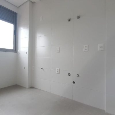 Apartamentos com 39m², 1 quarto, 1 garagem, no bairro Carvoeira em Florianópolis