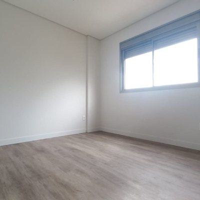 Apartamentos com 39m², 1 quarto, 1 garagem, no bairro Carvoeira em Florianópolis