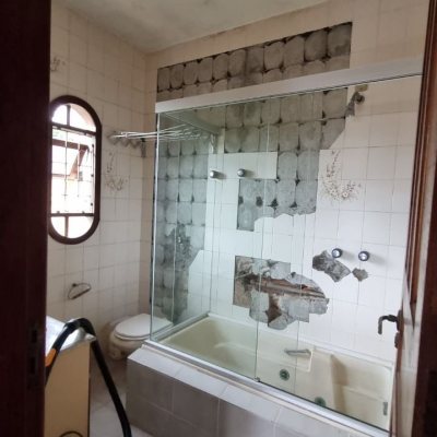 Casa Residencial com 274m², 5 quartos, 3 suítes, 4 garagens, no bairro Itaguaçu em Florianópolis