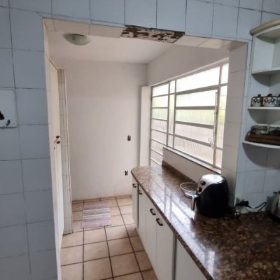 Casa Residencial com 274m², 5 quartos, 3 suítes, 4 garagens, no bairro Itaguaçu em Florianópolis