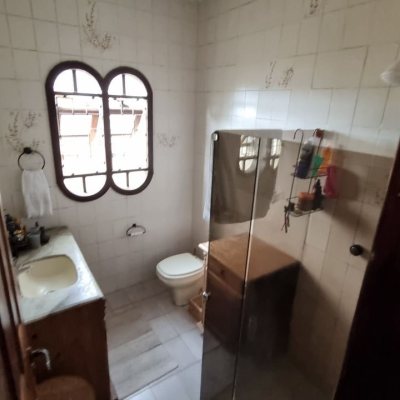 Casa Residencial com 274m², 5 quartos, 3 suítes, 4 garagens, no bairro Itaguaçu em Florianópolis