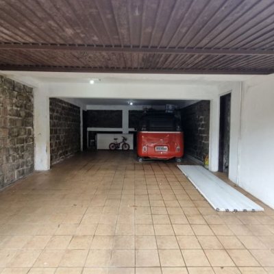 Casa Residencial com 274m², 5 quartos, 3 suítes, 4 garagens, no bairro Itaguaçu em Florianópolis