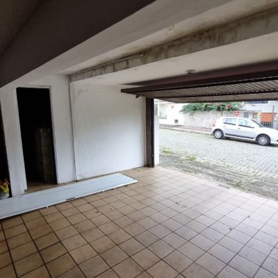 Casa Residencial com 274m², 5 quartos, 3 suítes, 4 garagens, no bairro Itaguaçu em Florianópolis