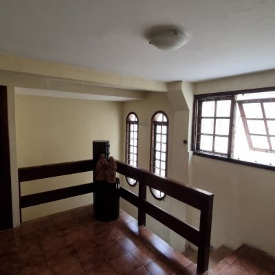 Casa Residencial com 274m², 5 quartos, 3 suítes, 4 garagens, no bairro Itaguaçu em Florianópolis