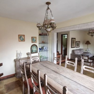 Casa Residencial com 274m², 5 quartos, 3 suítes, 4 garagens, no bairro Itaguaçu em Florianópolis