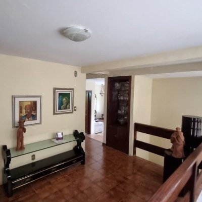 Casa Residencial com 274m², 5 quartos, 3 suítes, 4 garagens, no bairro Itaguaçu em Florianópolis