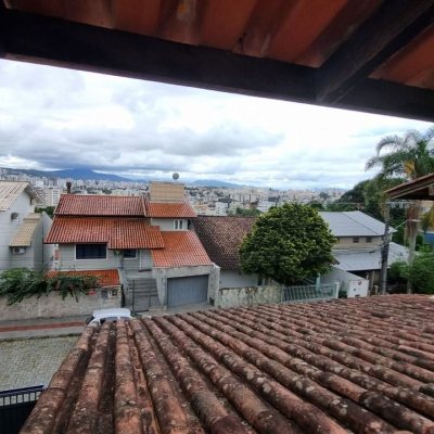 Casa Residencial com 274m², 5 quartos, 3 suítes, 4 garagens, no bairro Itaguaçu em Florianópolis