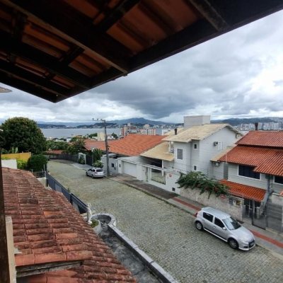 Casa Residencial com 274m², 5 quartos, 3 suítes, 4 garagens, no bairro Itaguaçu em Florianópolis