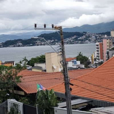 Casa Residencial com 274m², 5 quartos, 3 suítes, 4 garagens, no bairro Itaguaçu em Florianópolis