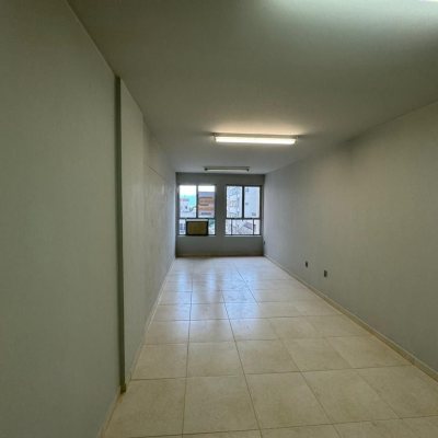 Sala com 33m², no bairro Centro em Florianópolis