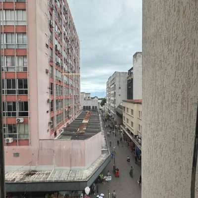 Sala com 33m², no bairro Centro em Florianópolis