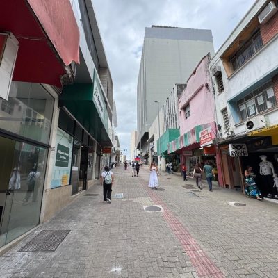 Sala com 33m², no bairro Centro em Florianópolis