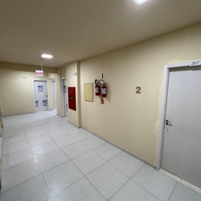 Sala com 33m², no bairro Centro em Florianópolis