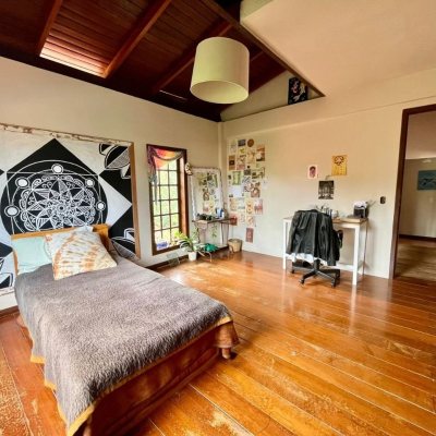 Casa Residencial com 220m², 6 quartos, 1 suíte, 3 garagens, no bairro Rio Tavares em Florianópolis