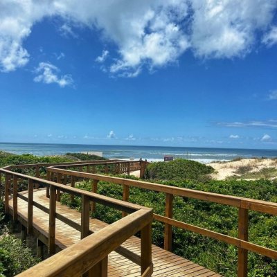 Casa Residencial com 220m², 6 quartos, 1 suíte, 3 garagens, no bairro Rio Tavares em Florianópolis