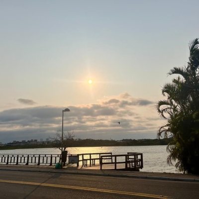 Casa Residencial com 220m², 6 quartos, 1 suíte, 3 garagens, no bairro Rio Tavares em Florianópolis