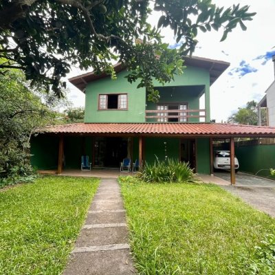 Casa Residencial com 220m², 6 quartos, 1 suíte, 3 garagens, no bairro Rio Tavares em Florianópolis