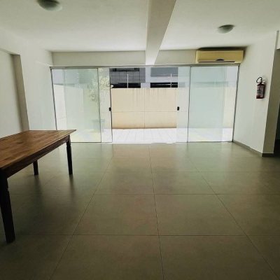Cobertura com 117m², 2 quartos (sendo 1 suíte), 2 garagens, no bairro Capoeiras em Florianópolis