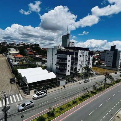Cobertura com 117m², 2 quartos (sendo 1 suíte), 2 garagens, no bairro Capoeiras em Florianópolis