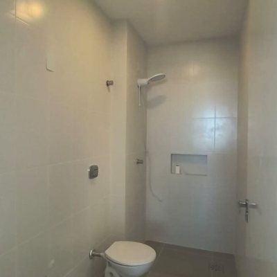 Cobertura com 117m², 2 quartos (sendo 1 suíte), 2 garagens, no bairro Capoeiras em Florianópolis