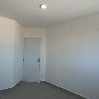 Cobertura com 117m², 2 quartos (sendo 1 suíte), 2 garagens, no bairro Capoeiras em Florianópolis
