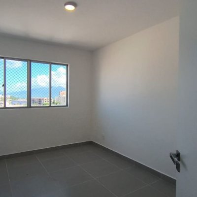 Cobertura com 117m², 2 quartos (sendo 1 suíte), 2 garagens, no bairro Capoeiras em Florianópolis
