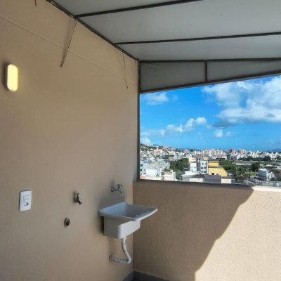 Cobertura com 117m², 2 quartos (sendo 1 suíte), 2 garagens, no bairro Capoeiras em Florianópolis