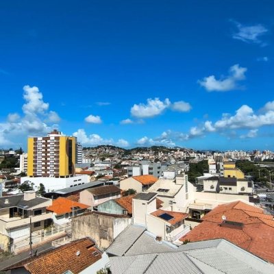 Cobertura com 117m², 2 quartos (sendo 1 suíte), 2 garagens, no bairro Capoeiras em Florianópolis