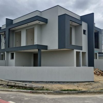 Sobrado Residencial com 98m², 3 quartos, 1 suíte, 1 garagem, no bairro Forquilhas em São José