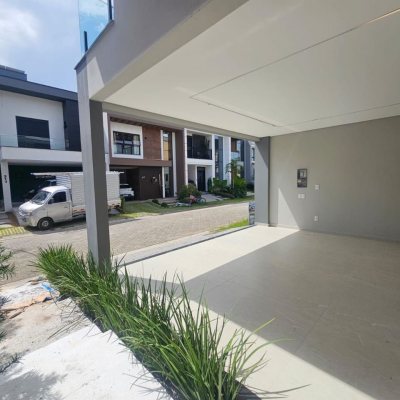 Casa em Condomínio com 179m², 3 quartos, 1 suíte, 2 garagens, no bairro Beira Rio em Biguaçu