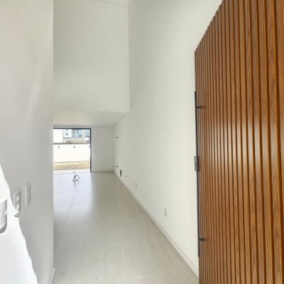 Casa em Condomínio com 179m², 3 quartos, 1 suíte, 2 garagens, no bairro Beira Rio em Biguaçu