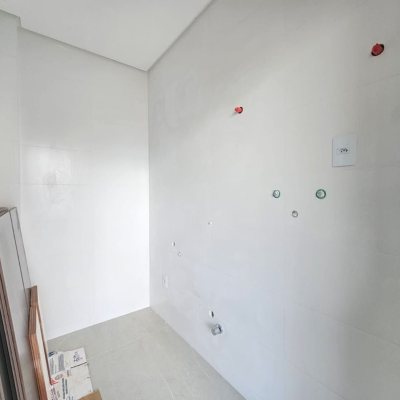 Casa em Condomínio com 179m², 3 quartos, 1 suíte, 2 garagens, no bairro Beira Rio em Biguaçu