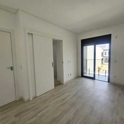 Casa em Condomínio com 179m², 3 quartos, 1 suíte, 2 garagens, no bairro Beira Rio em Biguaçu