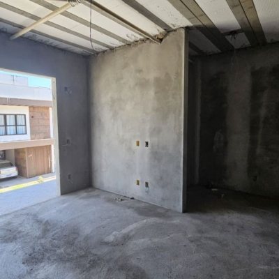 Casa em Condomínio com 179m², 3 quartos, 1 suíte, 2 garagens, no bairro Beira Rio em Biguaçu
