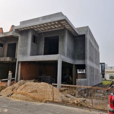 Casa em Condomínio com 179m², 3 quartos, 1 suíte, 2 garagens, no bairro Beira Rio em Biguaçu