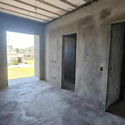 Casa em Condomínio com 179m², 3 quartos, 1 suíte, 2 garagens, no bairro Beira Rio em Biguaçu