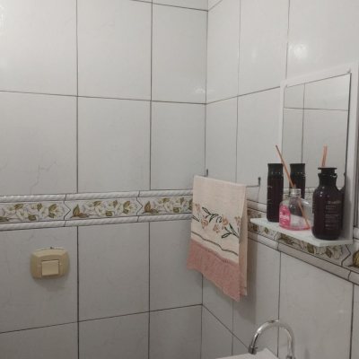 Casa Residencial com 120m², 3 quartos, 1 suíte, 4 garagens, no bairro São Sebastião em Palhoça