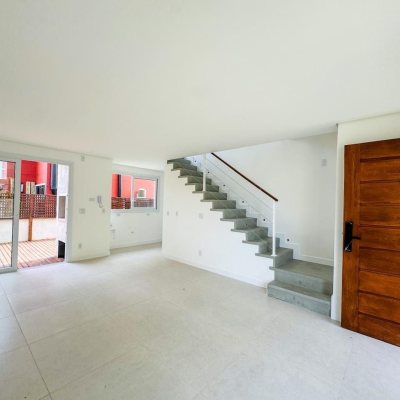 Casa Residencial com 123m², 3 quartos (sendo 1 suíte), 1 garagem, no bairro Campeche em Florianópolis