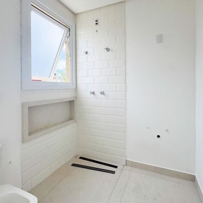 Casa Residencial com 123m², 3 quartos (sendo 1 suíte), 1 garagem, no bairro Campeche em Florianópolis