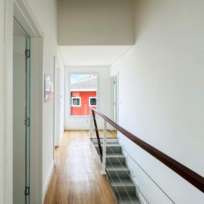Casa Residencial com 123m², 3 quartos (sendo 1 suíte), 1 garagem, no bairro Campeche em Florianópolis