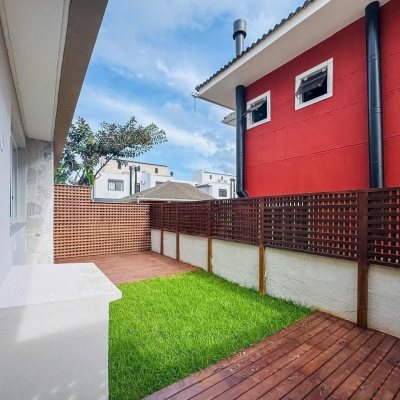 Casa Residencial com 123m², 3 quartos (sendo 1 suíte), 1 garagem, no bairro Campeche em Florianópolis