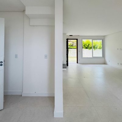 Casa Residencial com 123m², 3 quartos (sendo 1 suíte), 1 garagem, no bairro Campeche em Florianópolis