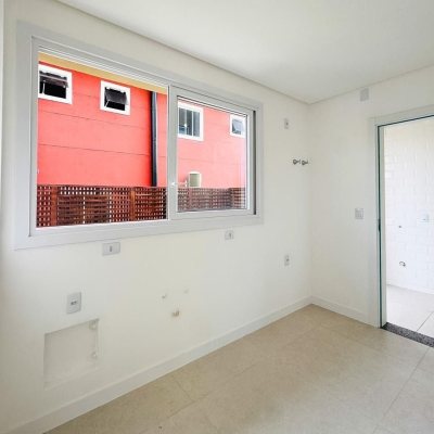 Casa Residencial com 123m², 3 quartos (sendo 1 suíte), 1 garagem, no bairro Campeche em Florianópolis