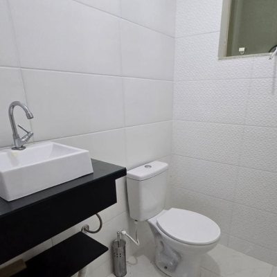 Casa Residencial com 80m², 2 quartos, 1 garagem, no bairro Rio Vermelho em Florianópolis