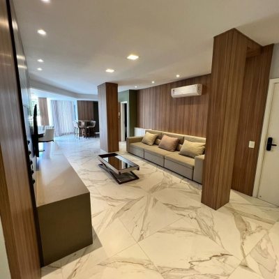 Cobertura com 318m², 4 quartos, 4 suítes, 3 garagens, no bairro Cachoeira do Bom Jesus em Florianópolis