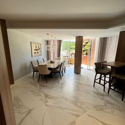 Cobertura com 318m², 4 quartos, 4 suítes, 3 garagens, no bairro Cachoeira do Bom Jesus em Florianópolis