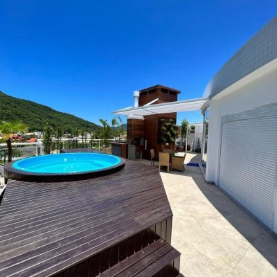 Cobertura com 318m², 4 quartos, 4 suítes, 3 garagens, no bairro Cachoeira do Bom Jesus em Florianópolis